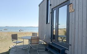 Tiny Seaside Beachfront - Skarrev